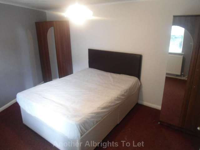  Image of 1 bedroom Flat to rent in Oxford Road Acocks Green Birmingham B27 at Oxford Road Acock`s Green Birmingham, B27 6DR