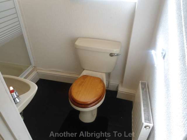  Image of 1 bedroom Flat to rent in Oxford Road Acocks Green Birmingham B27 at Oxford Road Acock`s Green Birmingham, B27 6DR