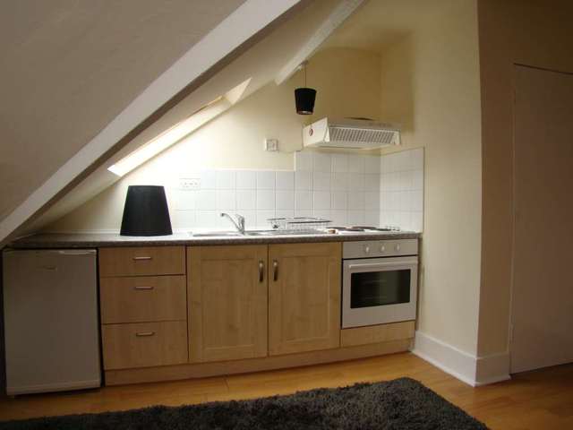  Image of Studio flat to rent in Oxford Road South London W4 at Oxford Road South Chiswick London, W4 3DH