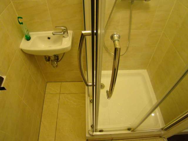  Image of Studio flat to rent in Oxford Road South London W4 at Oxford Road South Chiswick London, W4 3DH