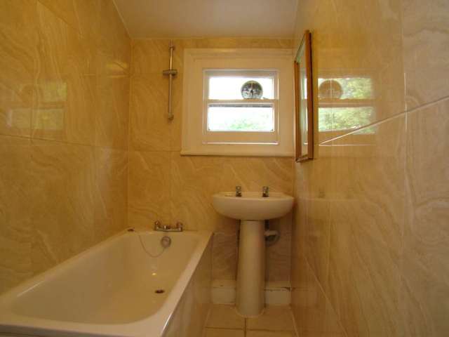  Image of Studio flat to rent in Oxford Road South London W4 at Oxford Road South Chiswick London, W4 3DH