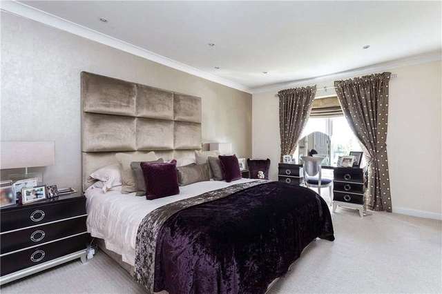  Image of 5 bedroom Detached house for sale in Padelford Lane Stanmore HA7 at Stanmore Middx Stanmore, HA7 4WU