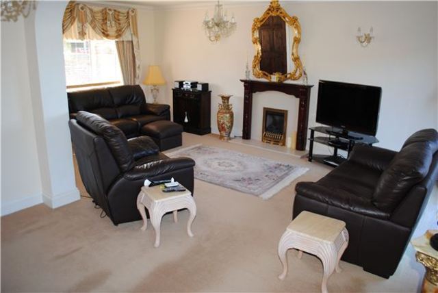  Image of 3 bedroom Detached house for sale in Pages Avenue Bexhill-on-Sea TN39 at East Sussex, TN39 3AP