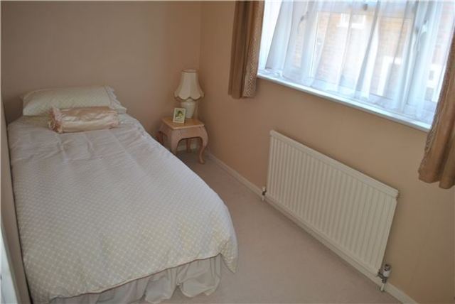  Image of 3 bedroom Detached house for sale in Pages Avenue Bexhill-on-Sea TN39 at East Sussex, TN39 3AP