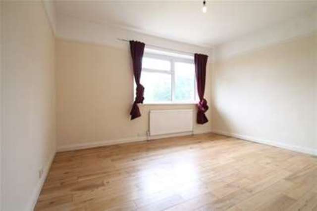  Image of 2 bedroom Flat to rent in Plough Lane Wallington SM6 at Wallington, SM6 8LS