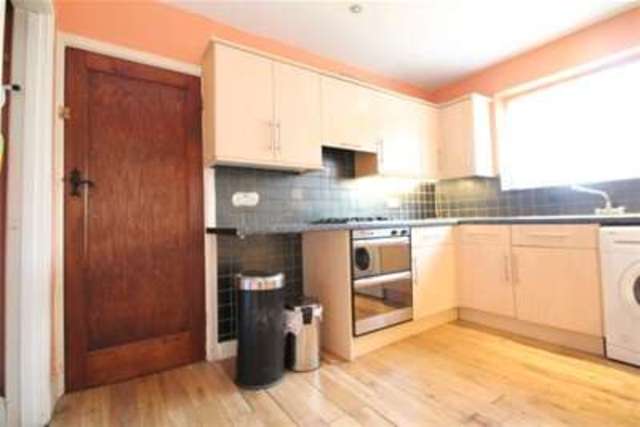  Image of 2 bedroom Flat to rent in Plough Lane Wallington SM6 at Wallington, SM6 8LS