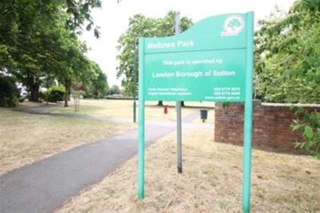  Image of 2 bedroom Flat to rent in Plough Lane Wallington SM6 at Wallington, SM6 8LS