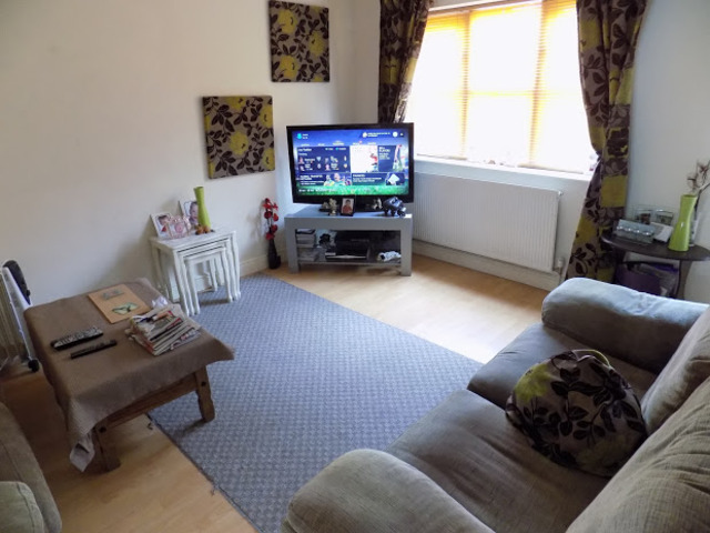  Image of 2 bedroom End of Terrace to rent in Park Road Halesowen B63 at Park Road  HALESOWEN, B63 2NR