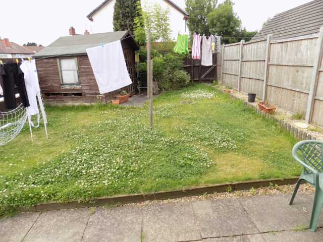  Image of 2 bedroom End of Terrace to rent in Park Road Halesowen B63 at Park Road  HALESOWEN, B63 2NR