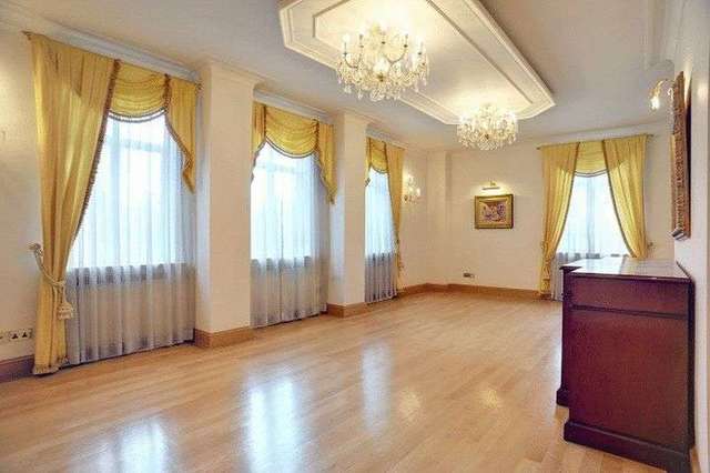  Image of 4 bedroom Flat to rent in Park Street London W1K at Park Street  London, W1K 7HQ