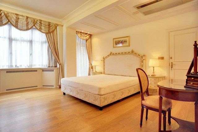  Image of 4 bedroom Flat to rent in Park Street London W1K at Park Street  London, W1K 7HQ