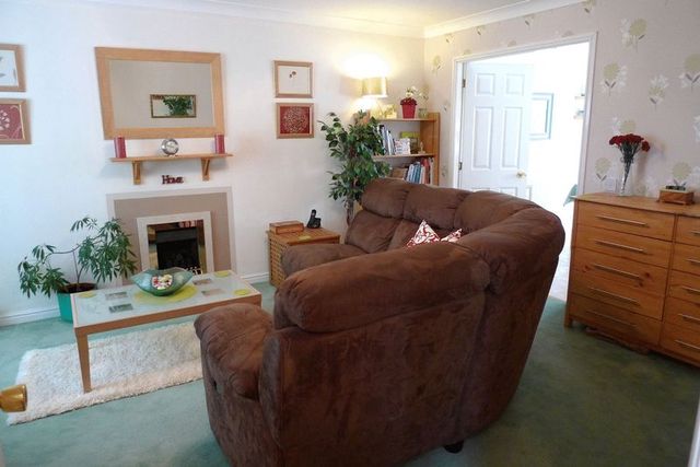  Image of 3 bedroom Detached house to rent in Parkhills Close Bury BL9 at Parkhills Close  Bury, BL9 9HB