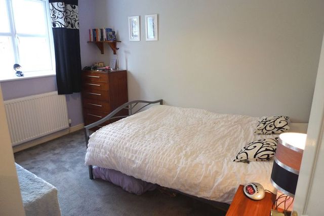  Image of 3 bedroom Detached house to rent in Parkhills Close Bury BL9 at Parkhills Close  Bury, BL9 9HB