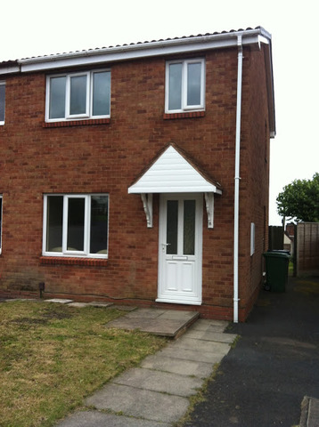  Image of 3 bedroom Semi-Detached house to rent in Pebworth Grove Dudley DY1 at Pebworth Grove  Dudley, DY1 3BQ