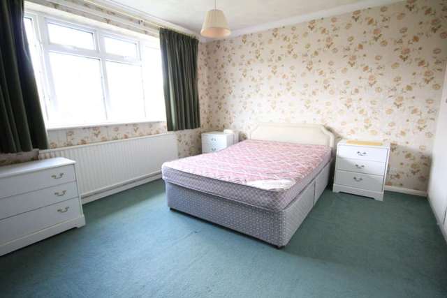  Image of 4 bedroom Detached house for sale in Penrith Way Aylesbury HP21 at Penrith Way  Aylesbury, HP21 7JZ