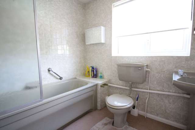  Image of 4 bedroom Detached house for sale in Penrith Way Aylesbury HP21 at Penrith Way  Aylesbury, HP21 7JZ