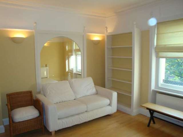  Image of 1 bedroom Flat to rent in Penywern Road London SW5 at Penywern Road Earl`s Court London, SW5 9SX