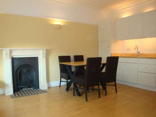  Image of 1 bedroom Flat to rent in Penywern Road London SW5 at Penywern Road Earl`s Court London, SW5 9SX