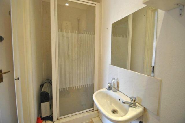  Image of Studio flat to rent in Penywern Road London SW5 at Penywern Road  London, SW5 9SU
