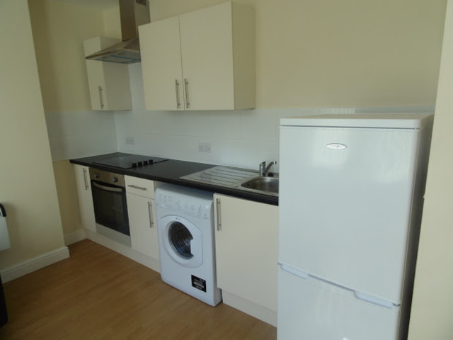  Image of 1 bedroom Apartment to rent in Piercefield Place Cardiff CF24 at Piercefield Place  Cardiff, CF24 0LD
