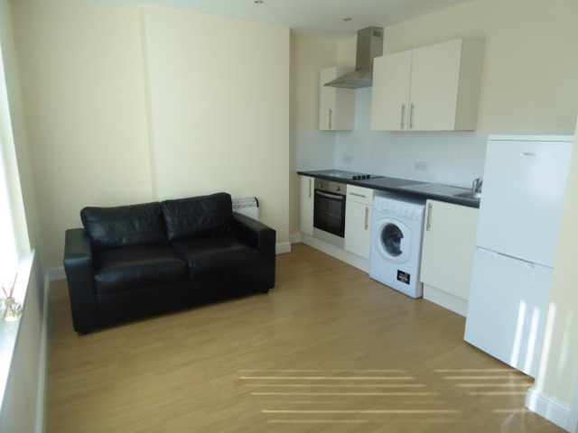  Image of 1 bedroom Apartment to rent in Piercefield Place Cardiff CF24 at Piercefield Place  Cardiff, CF24 0LD