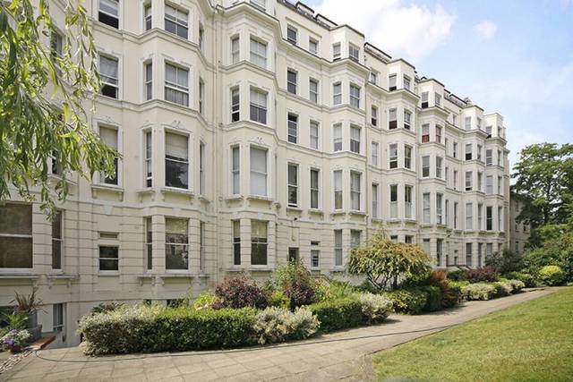  Image of 1 bedroom Flat to rent in Colville Gardens London W11 at Pinehurst Court  Colville Gardens, W11 2BH