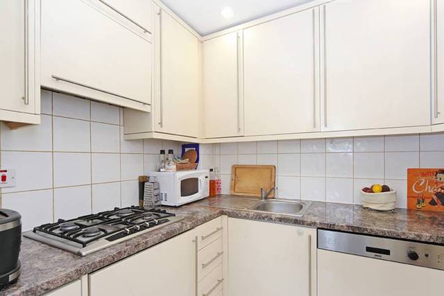  Image of 1 bedroom Flat to rent in Colville Gardens London W11 at Pinehurst Court  Colville Gardens, W11 2BH