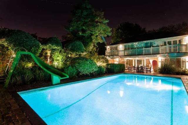  Image of 6 bedroom Detached house for sale in Pipers Green Lane Edgware HA8 at Edgware Middlesex Edgware, HA8 8DG