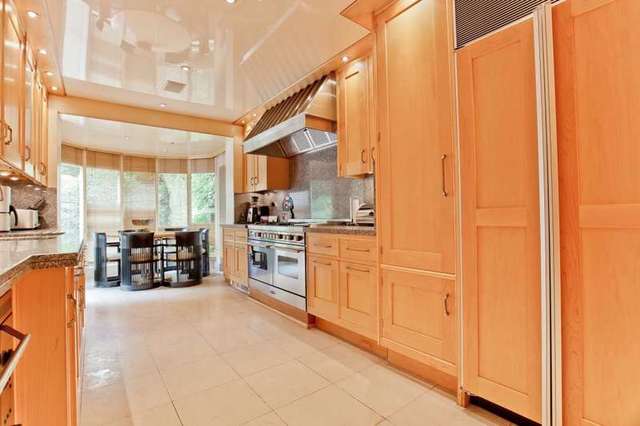  Image of 6 bedroom Detached house for sale in Pipers Green Lane Edgware HA8 at Edgware Middlesex Edgware, HA8 8DG