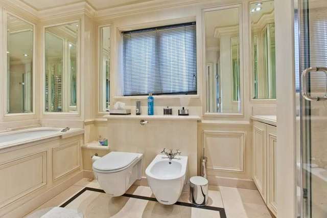 Image of 6 bedroom Detached house for sale in Pipers Green Lane Edgware HA8 at Edgware Middlesex Edgware, HA8 8DG