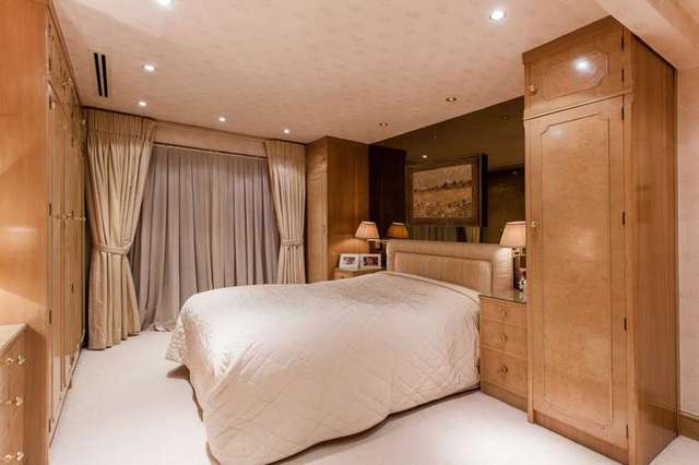  Image of 6 bedroom Detached house for sale in Pipers Green Lane Edgware HA8 at Edgware Middlesex Edgware, HA8 8DG