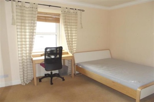  Image of 2 bedroom Flat to rent in Port Street Stirling FK8 at Stirling Town Stirling Stirling, FK8 2ER