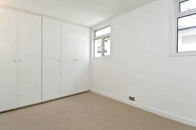  Image of 1 bedroom Flat to rent in Portobello Road London W10 at Portobello Road  London, W10 5SA