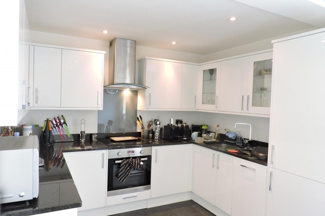  Image of 2 bedroom Terraced house to rent in Pound Place Close Shalford Guildford GU4 at Shalford  Guildford, GU4 8HL