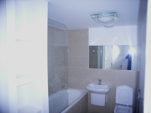  Image of 1 bedroom Flat to rent in Powerscourt Road Portsmouth PO2 at 64 Powerscourt Road North End Portsmouth, PO2 7JN
