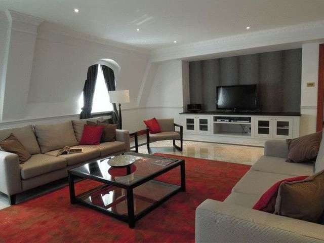  Image of 3 bedroom Flat to rent in Prince of Wales Terrace London W8 at Prince of Wales Terrace  London, W8 5PE