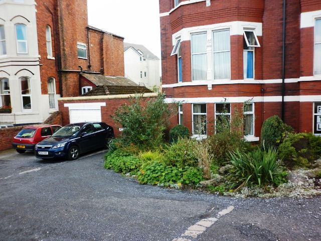  Image of 2 bedroom Apartment to rent in Promenade Southport PR9 at Southport, PR9 0HZ