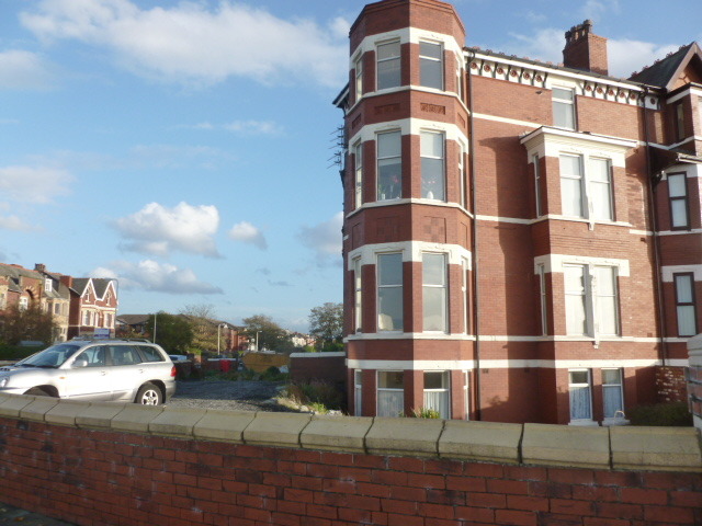  Image of 2 bedroom Apartment to rent in Promenade Southport PR9 at Southport, PR9 0HZ