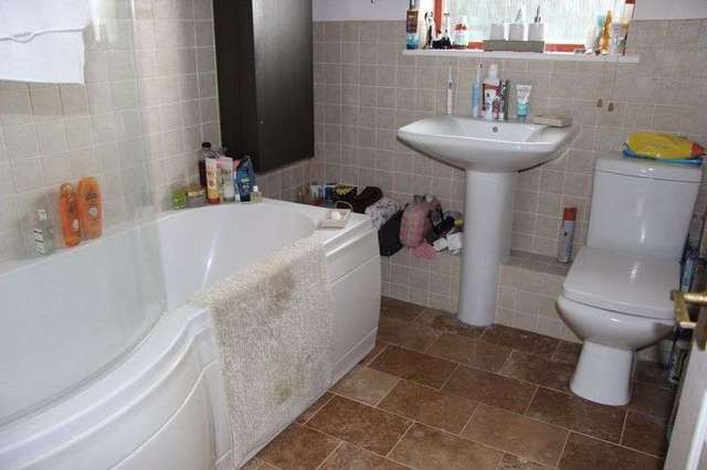  Image of 4 bedroom Detached house for sale in Queens Gardens Magor Caldicot NP26 at Queens Gardens Magor Caldicot, NP26 3BU