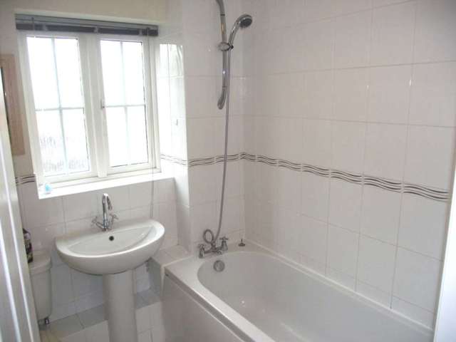  Image of 3 bedroom Semi-Detached house to rent in Reuben Walk Earls Colne Colchester CO6 at Reuben Walk Earls Colne Colchester, CO6 2TB