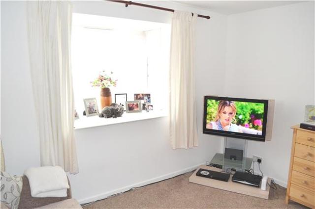  Image of 1 bedroom Flat to rent in Rushdon Close Gidea Park Romford RM1 at Romford Essex Romford, RM1 2RE