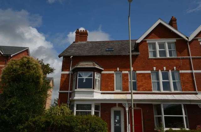  Image of 1 bedroom Detached house to rent in Pilton Causeway Barnstaple EX32 at 4 Pilton Causeway  Barnstaple, EX32 7AA