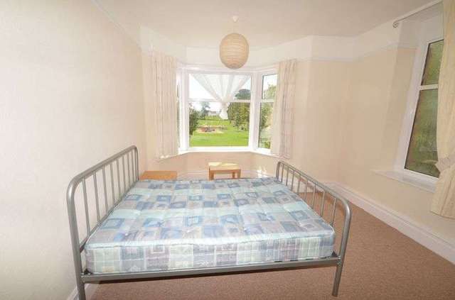  Image of 1 bedroom Detached house to rent in Pilton Causeway Barnstaple EX32 at 4 Pilton Causeway  Barnstaple, EX32 7AA