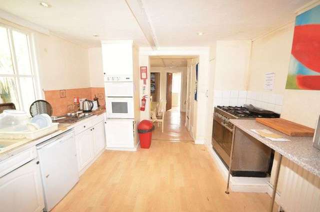  Image of 1 bedroom Detached house to rent in Pilton Causeway Barnstaple EX32 at 4 Pilton Causeway  Barnstaple, EX32 7AA