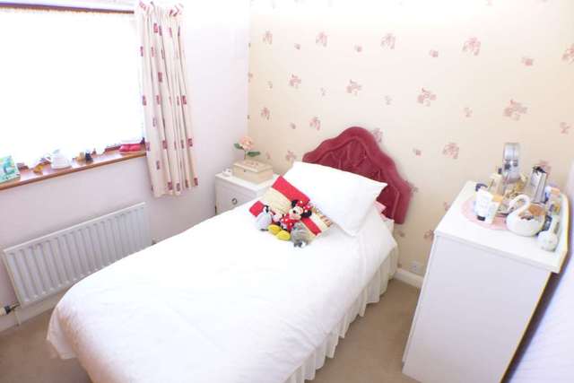  Image of 3 bedroom Terraced house for sale in Rosebery Avenue Sidcup DA15 at Rosebery Avenue  Sidcup, DA15 8HZ