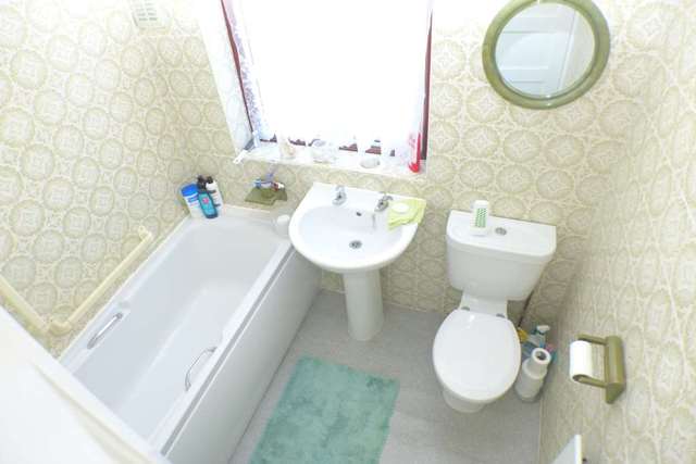  Image of 3 bedroom Terraced house for sale in Rosebery Avenue Sidcup DA15 at Rosebery Avenue  Sidcup, DA15 8HZ