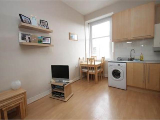  Image of 1 bedroom Flat to rent in Roseburn Street Edinburgh EH12 at Roseburn Edinburgh Edinburgh, EH12 5PN