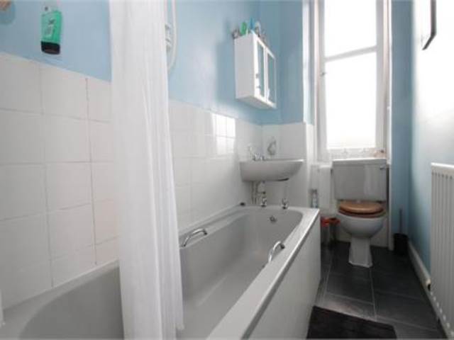  Image of 1 bedroom Flat to rent in Roseburn Street Edinburgh EH12 at Roseburn Edinburgh Edinburgh, EH12 5PN
