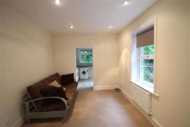  Image of 2 bedroom Flat to rent in Rosenthal Road London SE6 at London, SE6 2BY