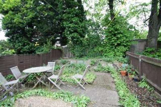  Image of 2 bedroom Flat to rent in Rosenthal Road London SE6 at London, SE6 2BY